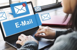 Mandare e-mail