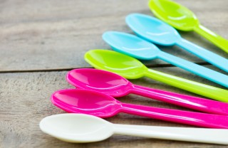 riusare cucchiai plastica
