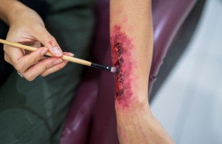 sangue finto fai da te, sangue fai da te, come fare sangue finto, sangue finto halloween