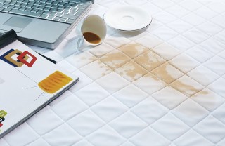 Come smacchiare dal caffè il materasso in modo semplice macchie di caffè, materasso, come eliminarle