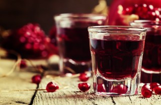 Liquore di melagrana fatto in casa in modo semplice liquore, melagrana, preparazione