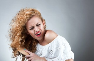 Come pettinare capelli ricci prima di lavarli pettinare capelli ricci, evitare danni, lavare chioma