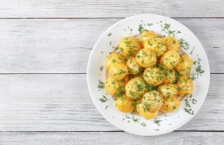 Come cucinare le patate novelle al forno o in padella patate novelle, come cucinarle, forno o padella