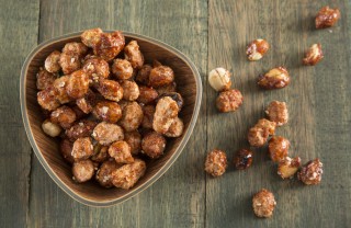 preparare nocciole caramellate nocciole caramellate ricetta