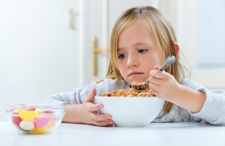 Come far mangiare il bambino svogliato bambino inappetente consigli