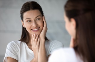 Toccare il viso Toccare il viso