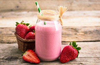 Come si fa il frappè di fragole buono e genuino frappè, bevande, fragole