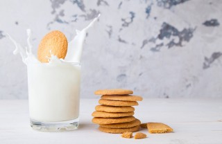 biscotti della nonna, inzuppare nel latte, ricetta facile veloce