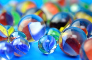 Giochi per bambini con le biglie giochi educativi biglie