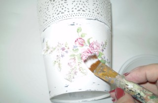 decorare portavaso decoupage, decorare portavaso