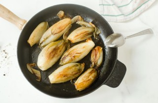 cucinare, indivia, padella