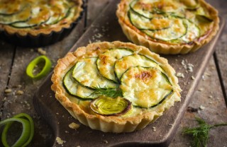 Pasta brisé con zucchine senza uova torta salata, pasta brisé, senza uova