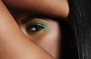 trucco occhi, iride marrone, ombretto verde