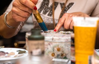 Decoupage come fissare decoupage, come rifinire decoupage