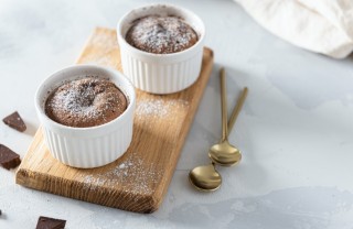 tortino dolce, cioccolato bianco, cuore al pistacchio