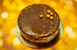 Torta di Capodanno decorata con il cioccolato torte capodanno decorate cioccolato, torte capodanno, torte capodanno decorazioni