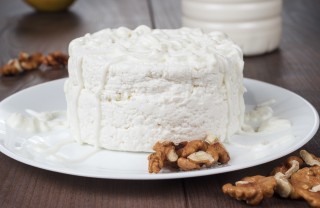 Come fare il pesto con le noci e la ricotta pesto, noci, ricotta