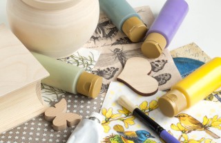 decoupage su legno con giornali, decoupage legno