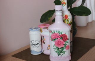 Bottiglie di vetro decorate con il decoupage decorare bottiglie vetro decoupage, decorare bottiglie di vetro