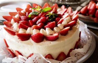 Torta decorata con fragole torte decorate con fragole, decorazioni fragole torta