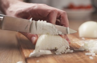 Tagliare la cipolla