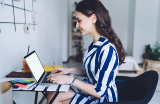 Ritorno in ufficio look da sfoggiare rientro in ufficio, dress code lavoro, abbigliamento