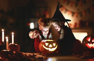 Caccia al tesoro notturna per Halloween Caccia al tesoro notturna per Halloween