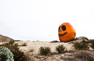 Come trasformare una sasso in una zucca inquietante sasso dipinto zucca