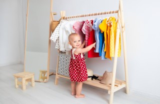 Bambino e vestiti