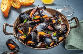cozze alla marinara, ricetta, passaggi