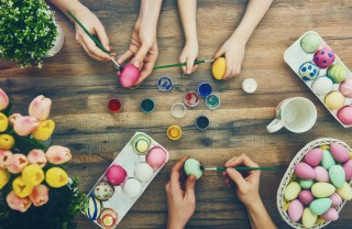 uova pasqua con acquerelli come dipingere uova acquerelli
