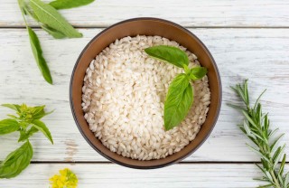 riso con salvia e rosmarino