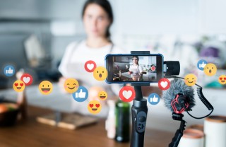 Influencer Influencer