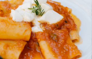 pasta sugo mozzarella