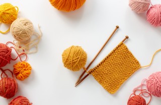 lavorare a maglia fa male, lavorare a maglia salute