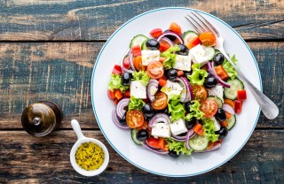 Come si prepara una perfetta insalata greca