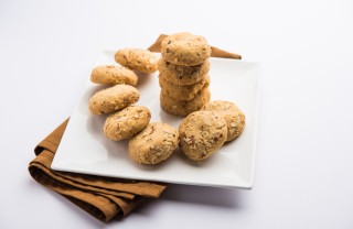 biscotti salati con frutta secca, biscotti con frutta secca