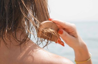 Come prendersi cura dei capelli in estate