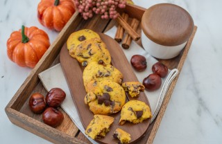 Biscotti alla zucca e cioccolato