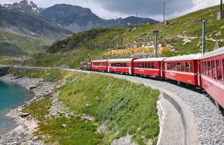 trenino rosso del Bernina trenino rosso del Bernina