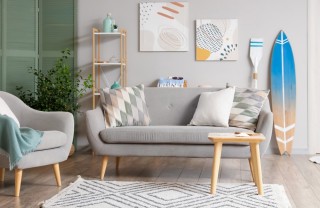 L'interno di una casa pulire una casa vacanze prima della chiusura, pulire una casa vacanze