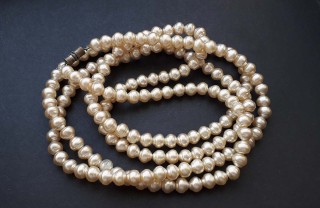 collana lunga di perle