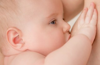 Allattare in pubblico