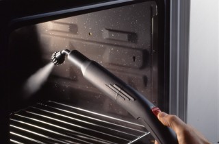 Pulire il forno in modo naturale