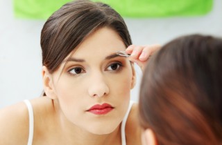 Sopracciglia: folte o 'invisibili'?