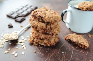 Cookies ai fiocchi d'avena e cioccolato fondente