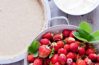 Crostata di fragole con mousse di cioccolato bianco