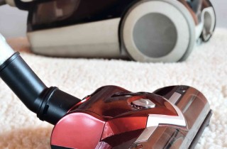 Come pulire l'aspirapolvere: i metodi per tenerla pulita e funzionante