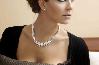 Chignon basso laterale e morbido: come si fa?