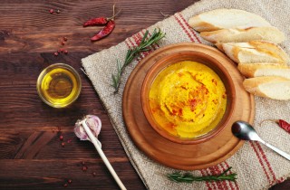 Puré alla curcuma e olive di Gaeta